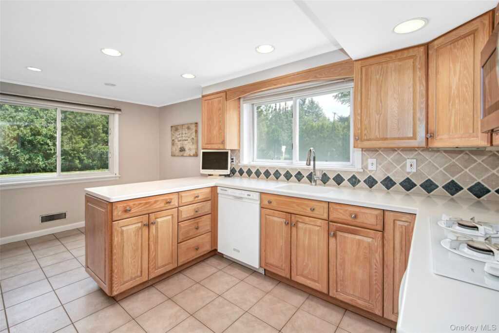 3 Bonwit Road, Rye, NY 10573 - Photo 14 of 31