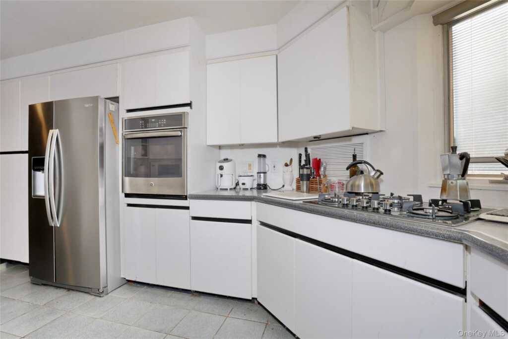 70 Buena Vista Road, New City, NY 10956 - Photo 8 of 50