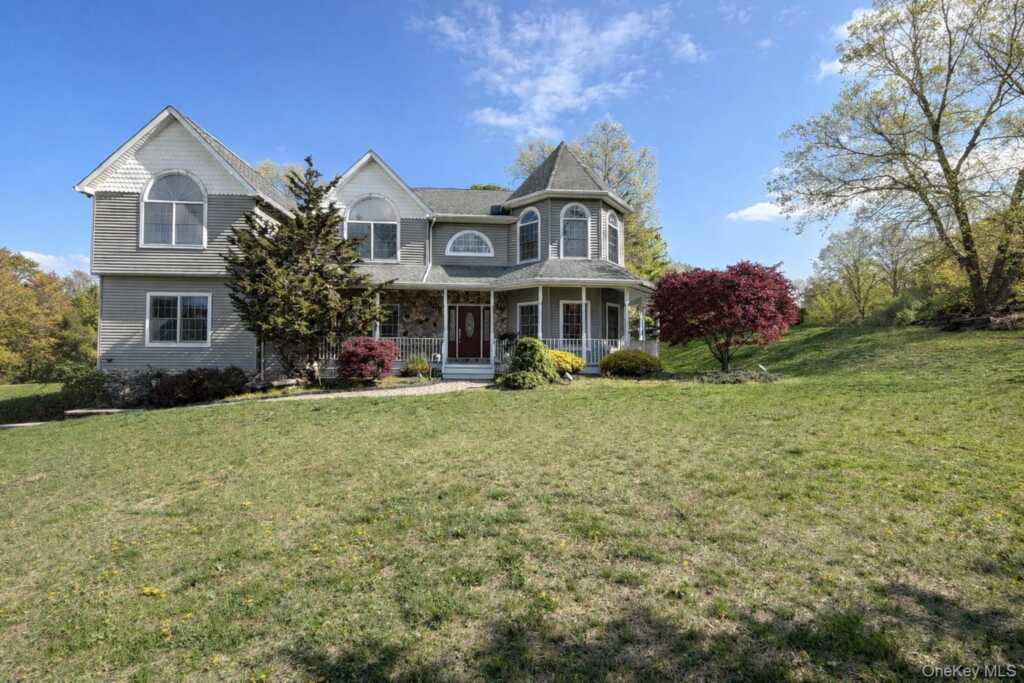 12 Fortune Way, Suffern, NY 10901