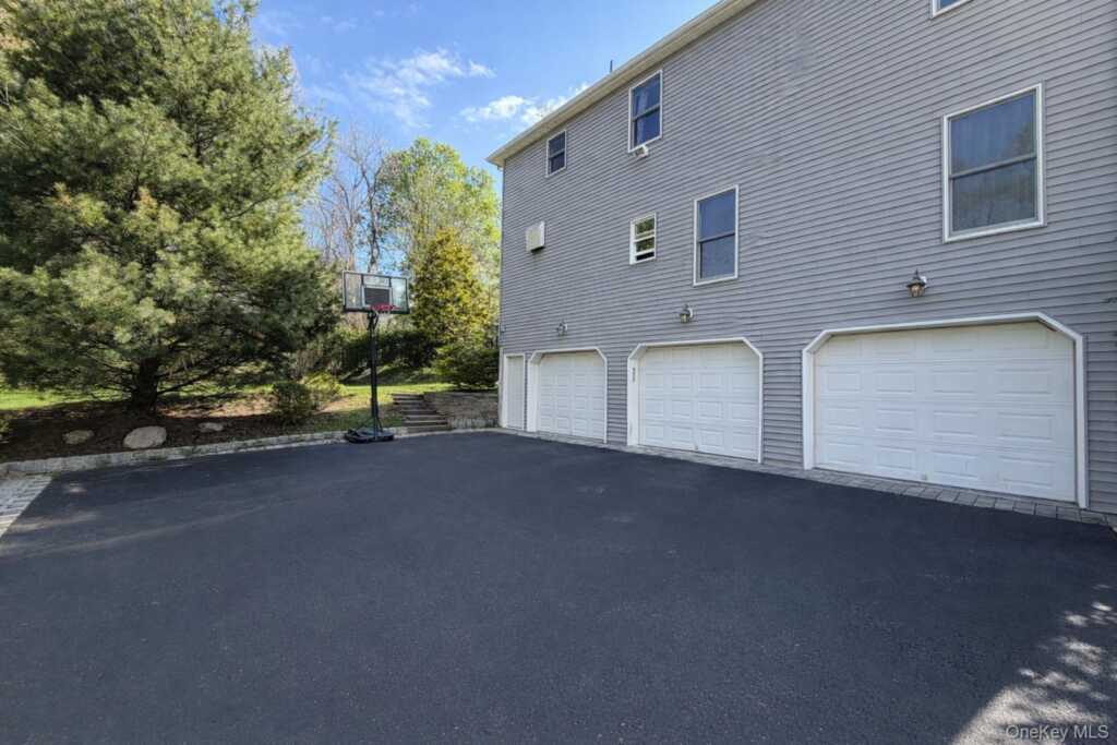 12 Fortune Way, Suffern, NY 10901 - Photo 26 of 27