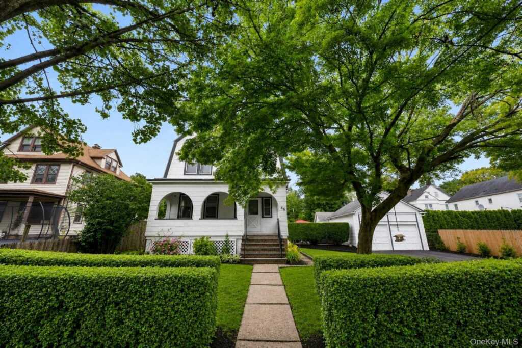 46 Meadow Lane, New Rochelle, NY 10805