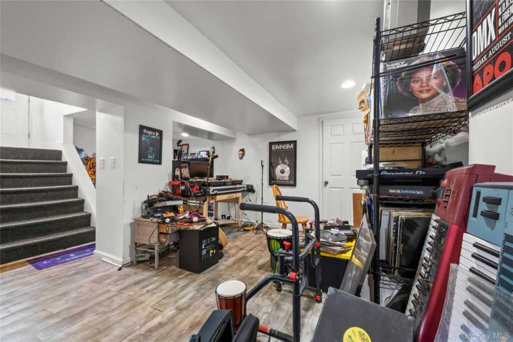 46 Meadow Lane, New Rochelle, NY 10805 - Photo 36 of 39
