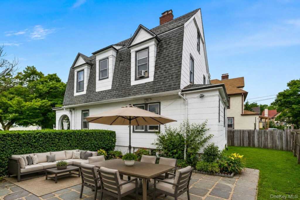 46 Meadow Lane, New Rochelle, NY 10805 - Photo 7 of 39
