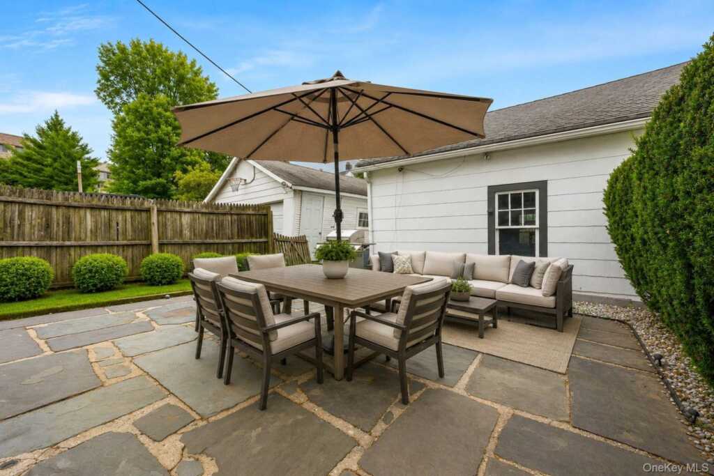 46 Meadow Lane, New Rochelle, NY 10805 - Photo 8 of 39