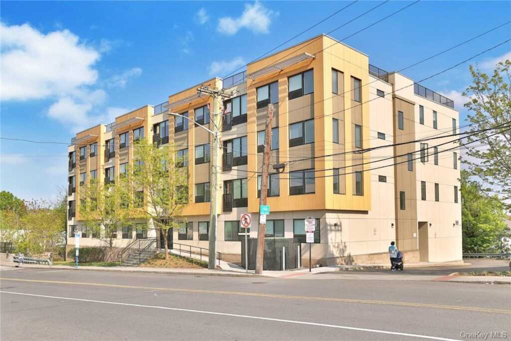 68 Lake Street, Unit #305, White Plains, NY 10603