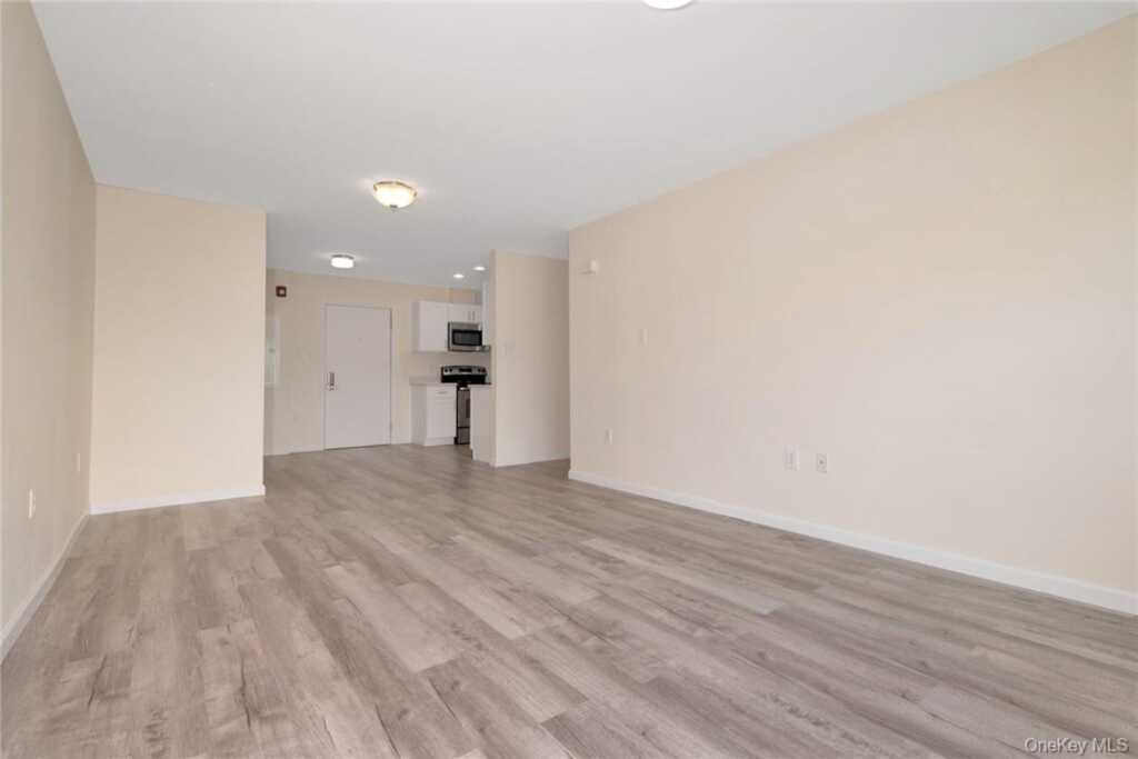 68 Lake Street, Unit #305, White Plains, NY 10603 - Photo 11 of 33