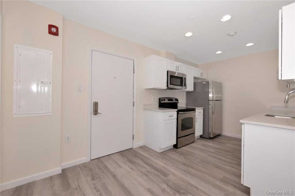 68 Lake Street, Unit #305, White Plains, NY 10603 - Photo 14 of 33
