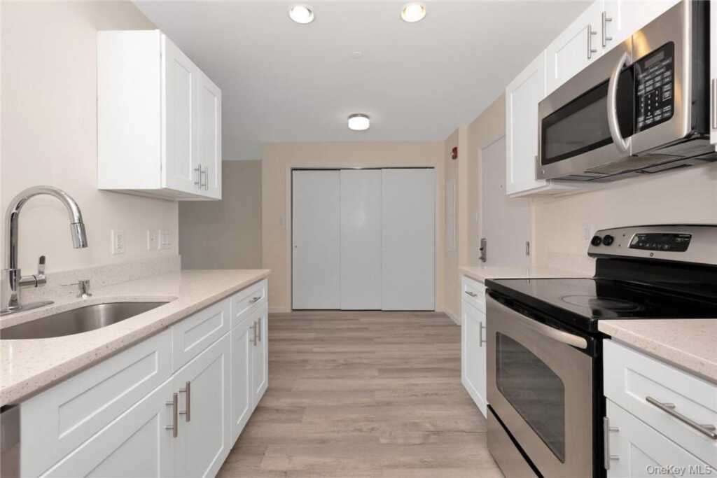 68 Lake Street, Unit #305, White Plains, NY 10603 - Photo 19 of 33