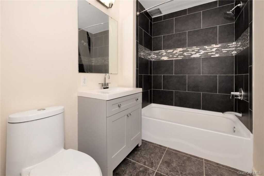 68 Lake Street, Unit #305, White Plains, NY 10603 - Photo 28 of 33