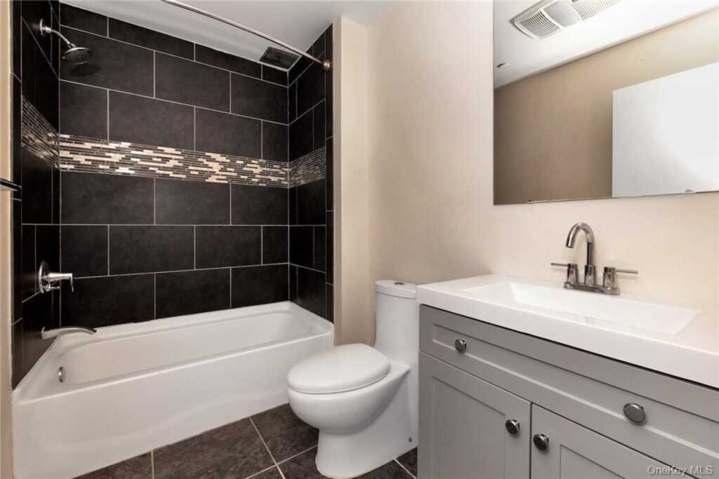 68 Lake Street, Unit #305, White Plains, NY 10603 - Photo 29 of 33