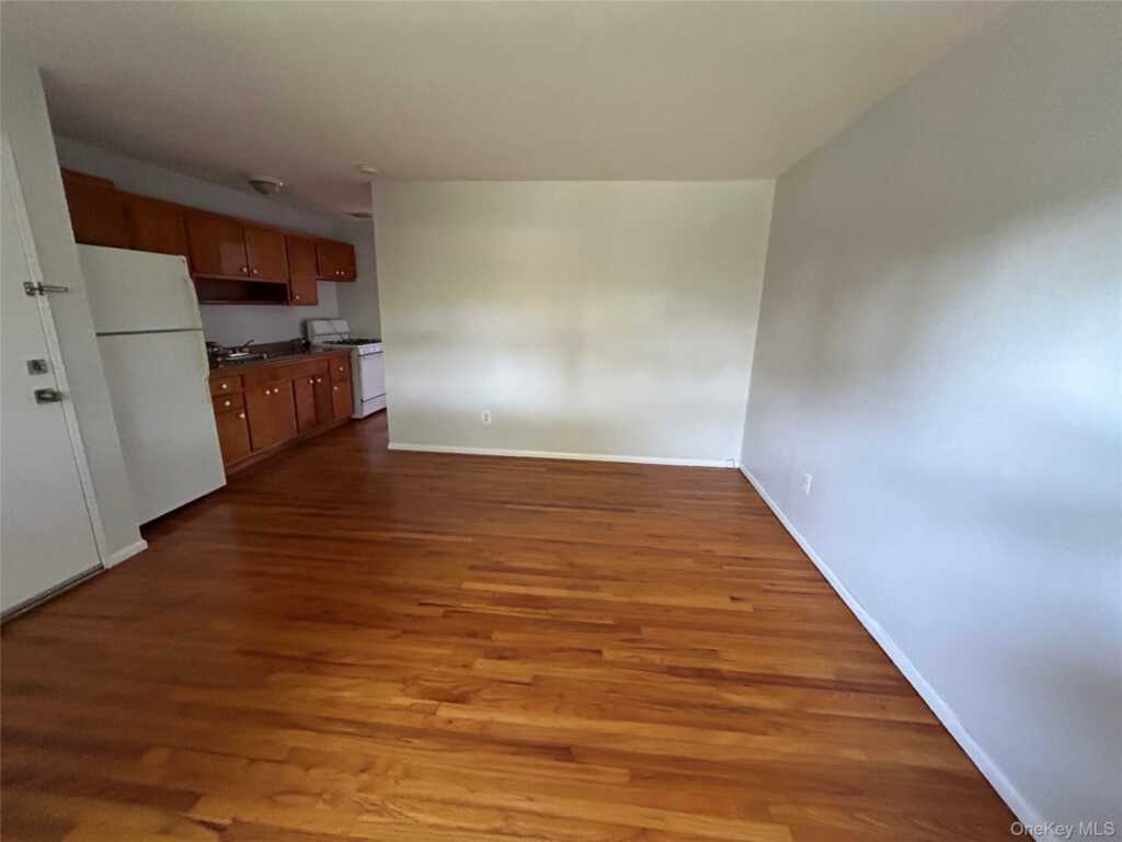 153 Sixth, Unit #12C, Nyack, NY 10960 - Photo 2 of 4