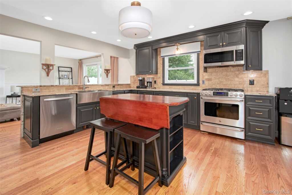 107 Adams Avenue, Rye, NY 10573 - Photo 8 of 24
