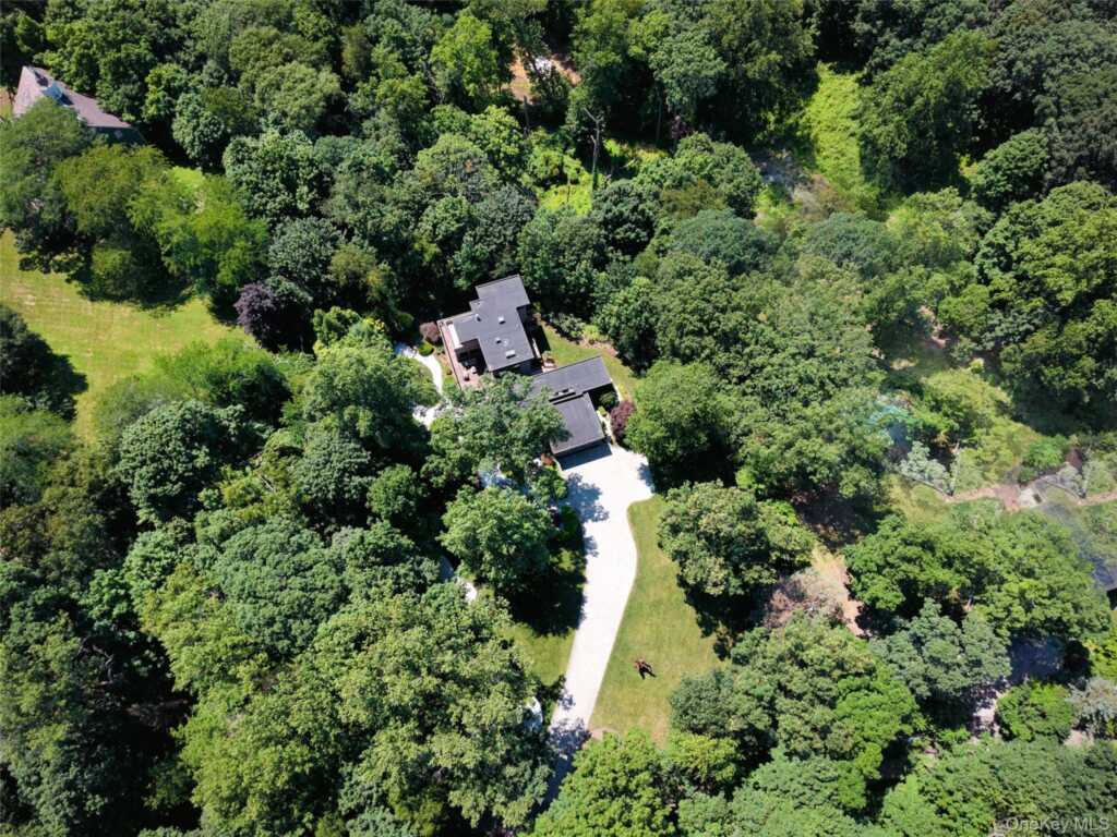 27 Castle Road, Piermont, NY 10968 - Photo 3 of 49