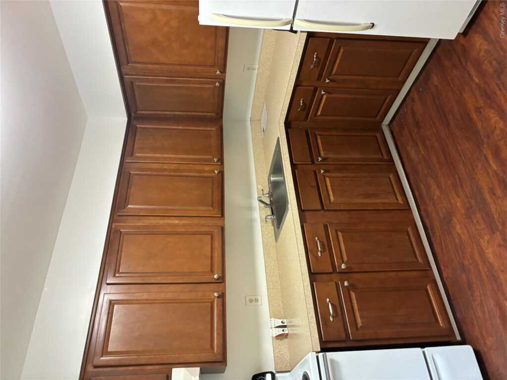 21 Pavilion Road, Unit #21, Suffern, NY 10901 - Photo 7 of 8