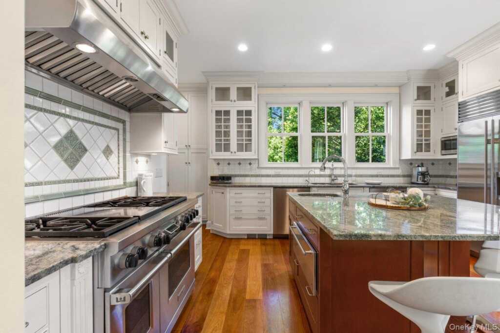 731 Forest Avenue, Rye, NY 10580 - Photo 17 of 50