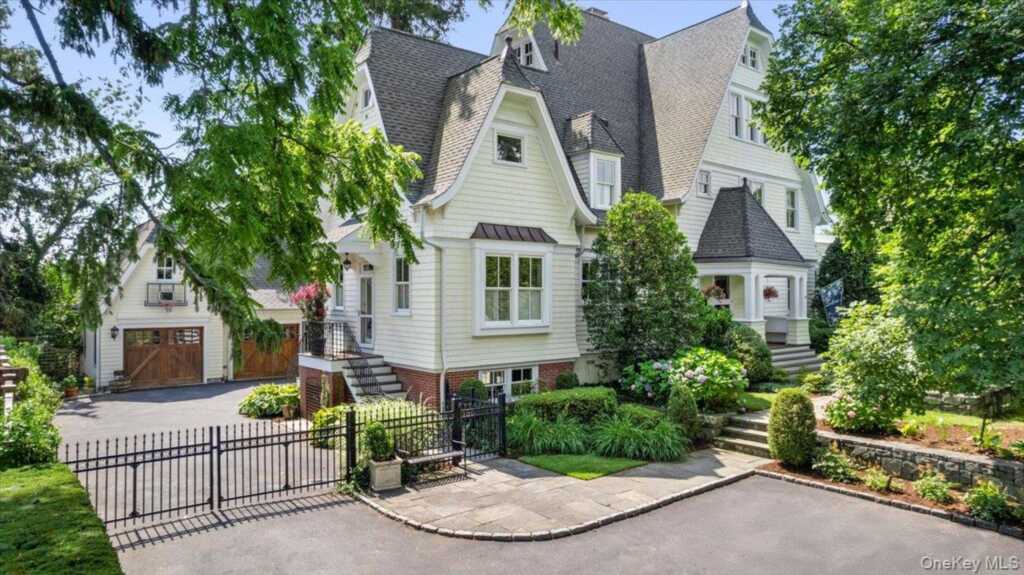 731 Forest Avenue, Rye, NY 10580 - Photo 3 of 50