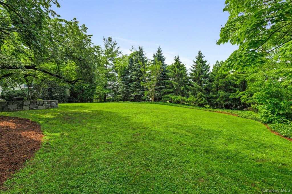 731 Forest Avenue, Rye, NY 10580 - Photo 4 of 50