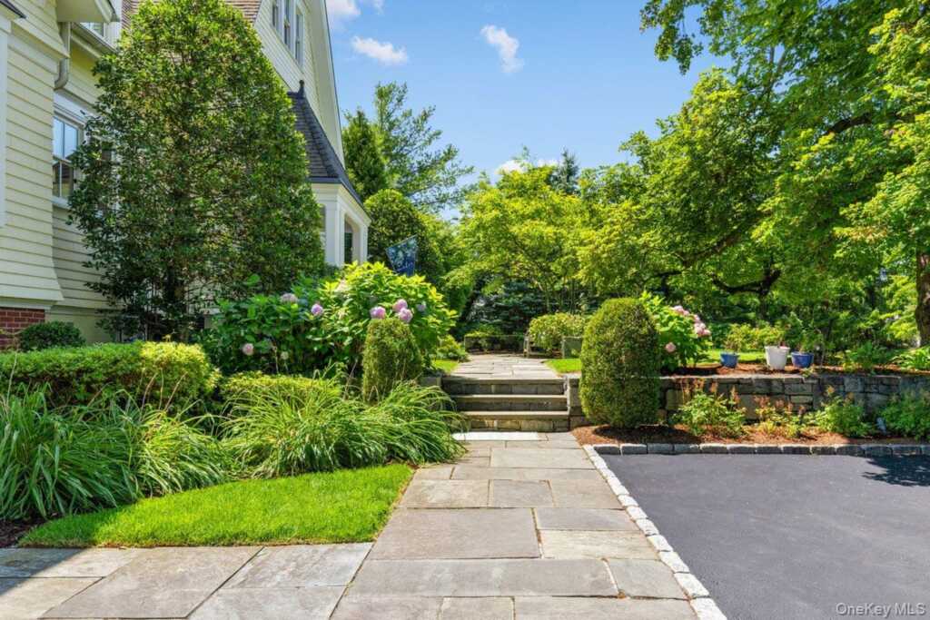 731 Forest Avenue, Rye, NY 10580 - Photo 5 of 50