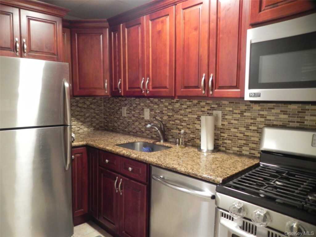 1250 North Avenue, Unit #110, New Rochelle, NY 10804 - Photo 8 of 27