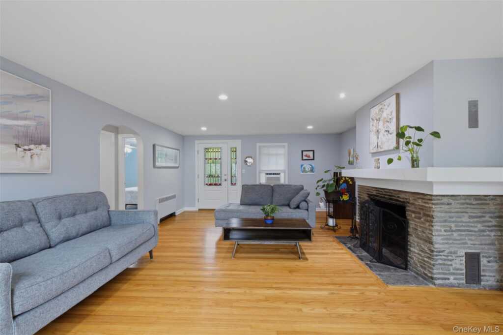 16 Ward Street, Suffern, NY 10901 - Photo 3 of 48