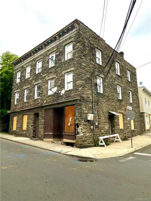 27 Fox Island Road, Rye, NY 10573