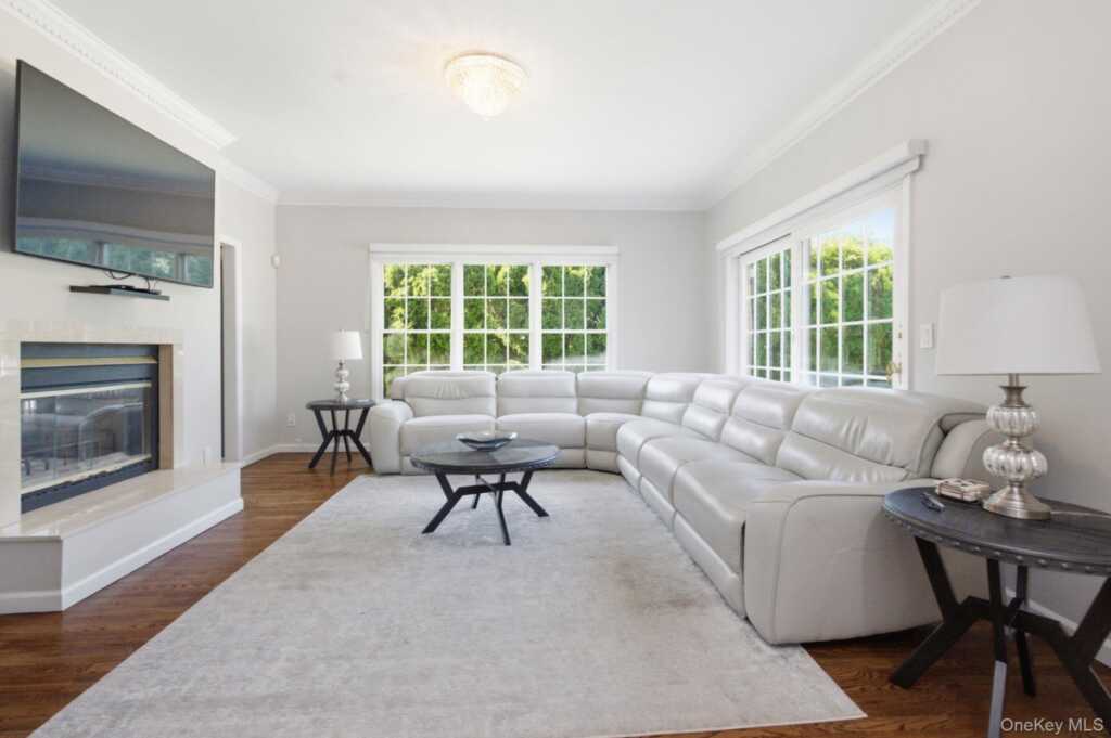 15 Ellis Drive, Unit #13, White Plains, NY 10605 - Photo 11 of 44