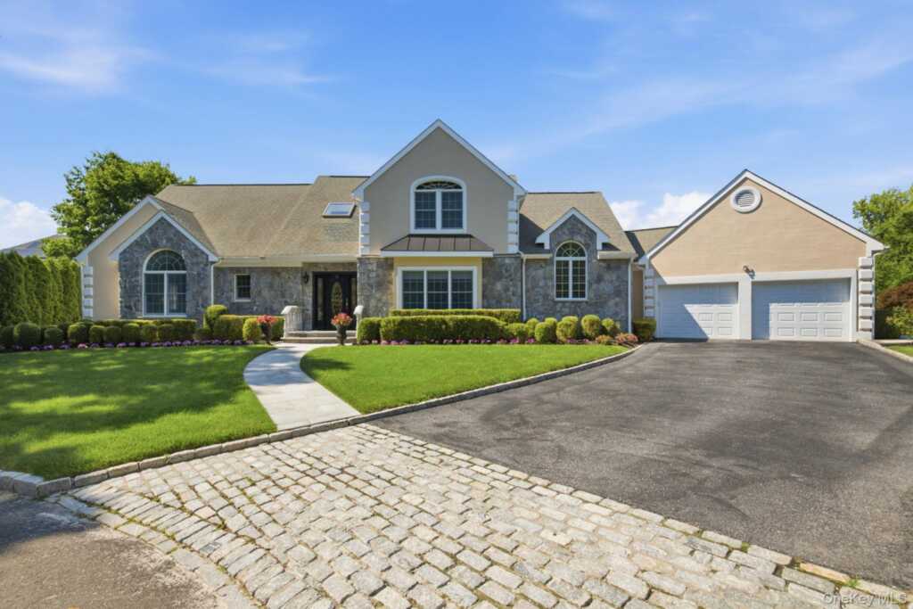 15 Ellis Drive, Unit #13, White Plains, NY 10605 - Photo 2 of 44
