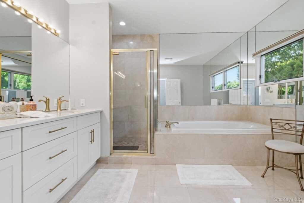 15 Ellis Drive, Unit #13, White Plains, NY 10605 - Photo 20 of 44