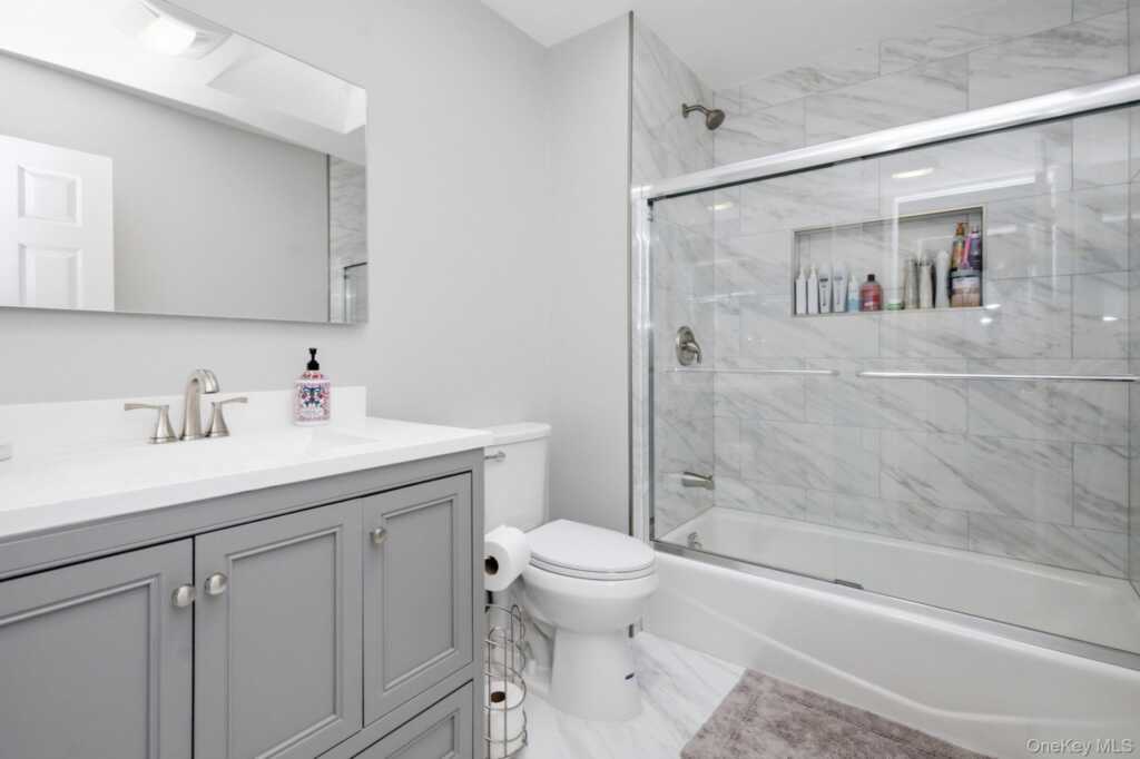 15 Ellis Drive, Unit #13, White Plains, NY 10605 - Photo 26 of 44