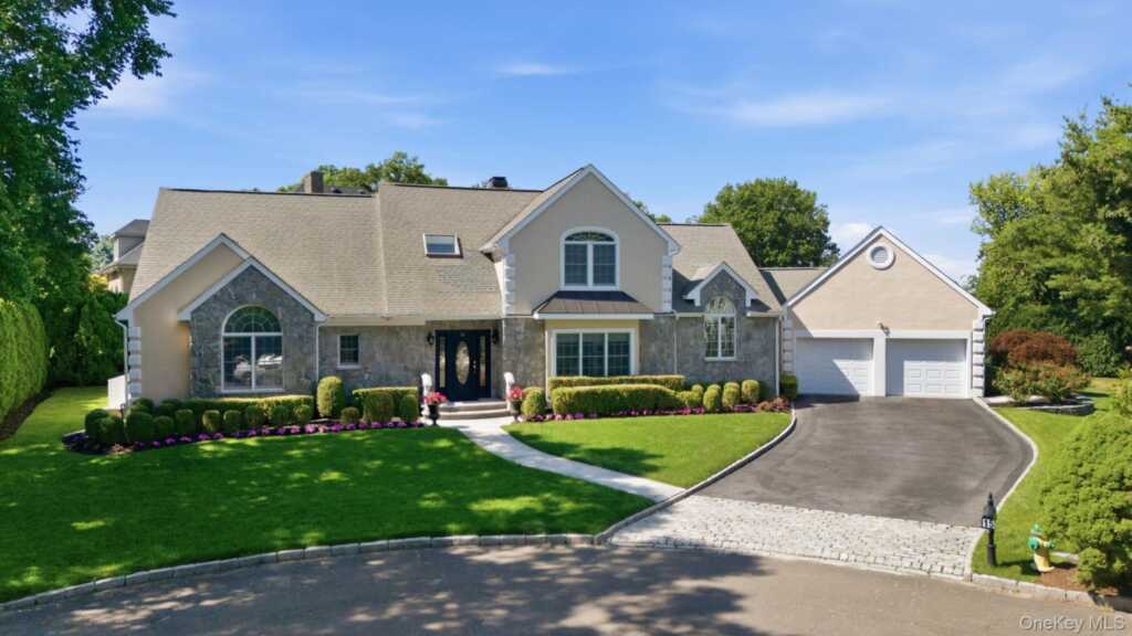 15 Ellis Drive, Unit #13, White Plains, NY 10605 - Photo 4 of 44