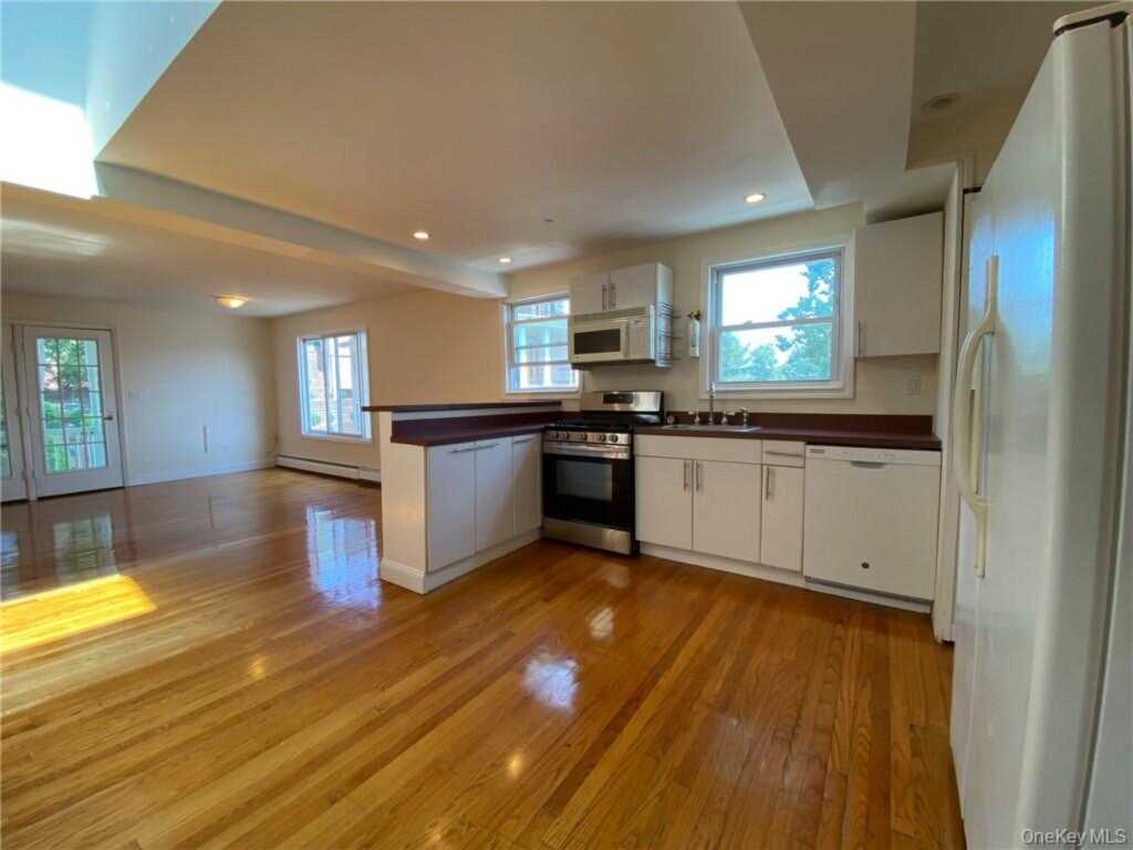 188 Main Street, Nyack, NY 10960 - Photo 2 of 25