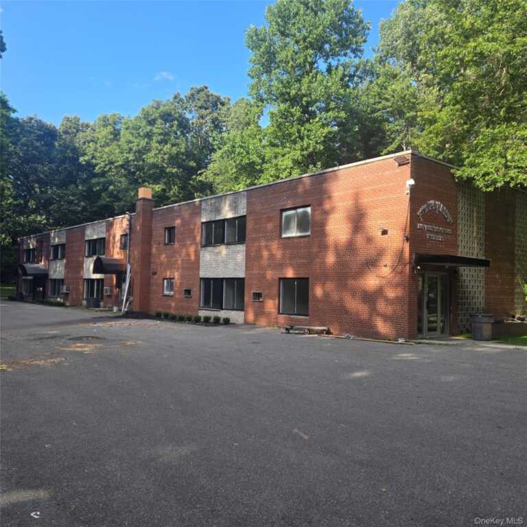 82 Highview Road, Suffern, NY 10901