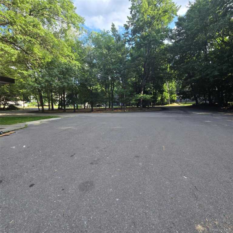 82 Highview Road, Suffern, NY 10901 - Photo 24 of 35