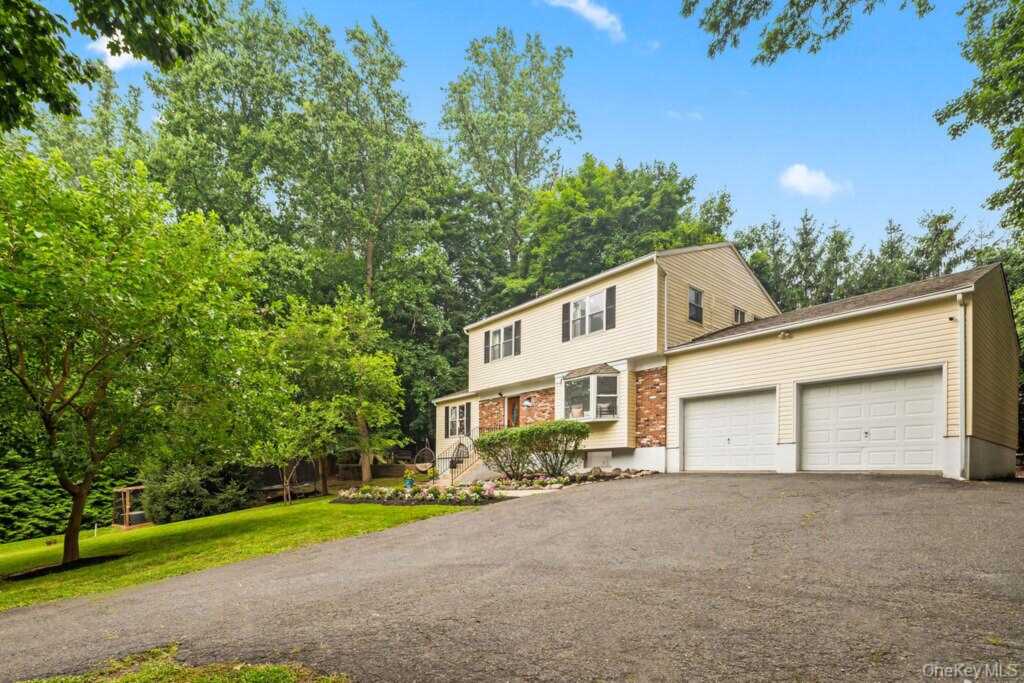 499 Orangeburg Road, Pearl River, NY 10965 - Photo 5 of 43