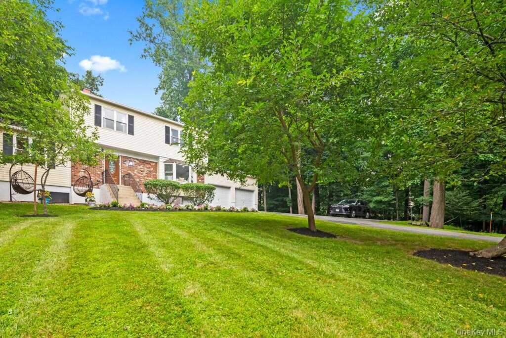 499 Orangeburg Road, Pearl River, NY 10965 - Photo 6 of 43