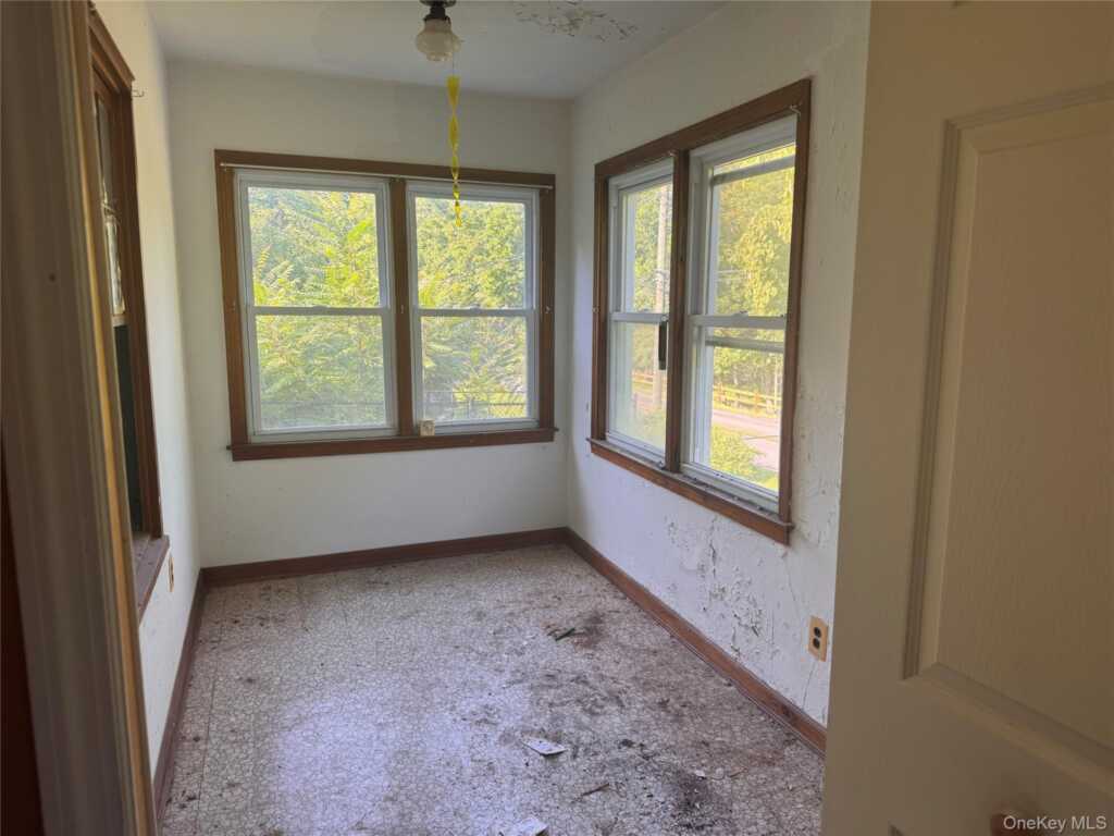 245 Zukor Road, New City, NY 10956 - Photo 11 of 30