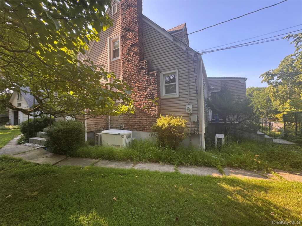 245 Zukor Road, New City, NY 10956 - Photo 3 of 30