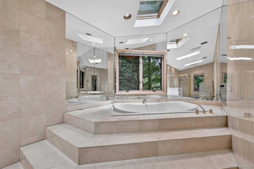 2 Catalina Court, Suffern, NY 10901 - Photo 14 of 37