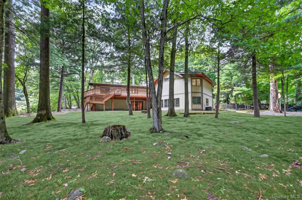 2 Catalina Court, Suffern, NY 10901 - Photo 30 of 37