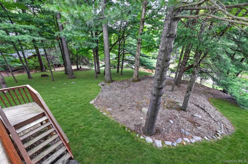 2 Catalina Court, Suffern, NY 10901 - Photo 33 of 37