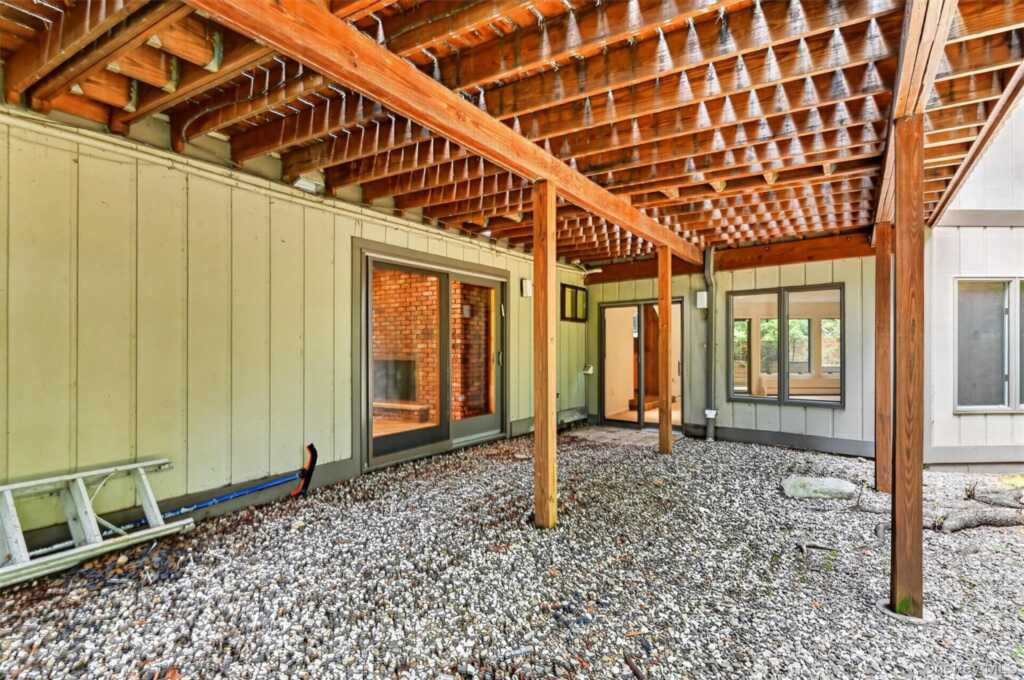 2 Catalina Court, Suffern, NY 10901 - Photo 34 of 37