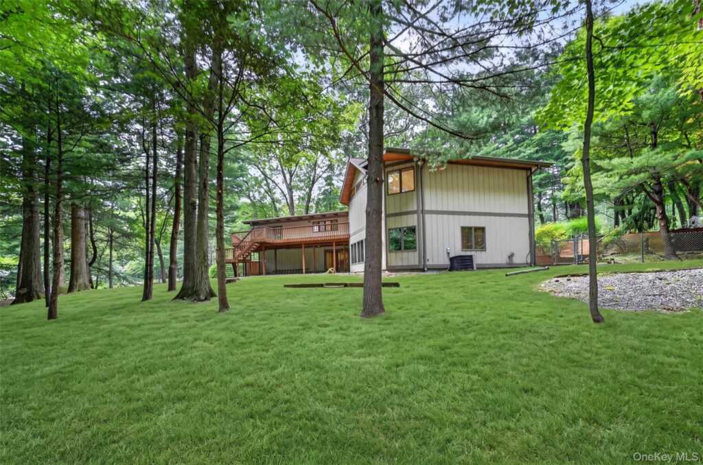 2 Catalina Court, Suffern, NY 10901 - Photo 35 of 37