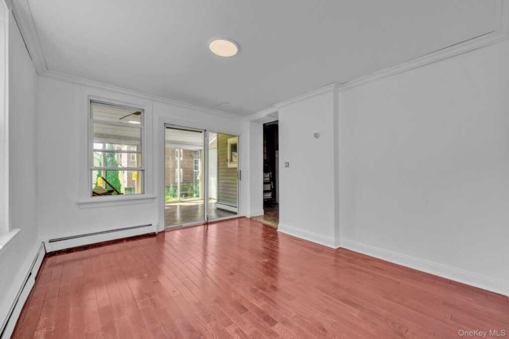 38 Trinity Place, New Rochelle, NY 10805 - Photo 10 of 50