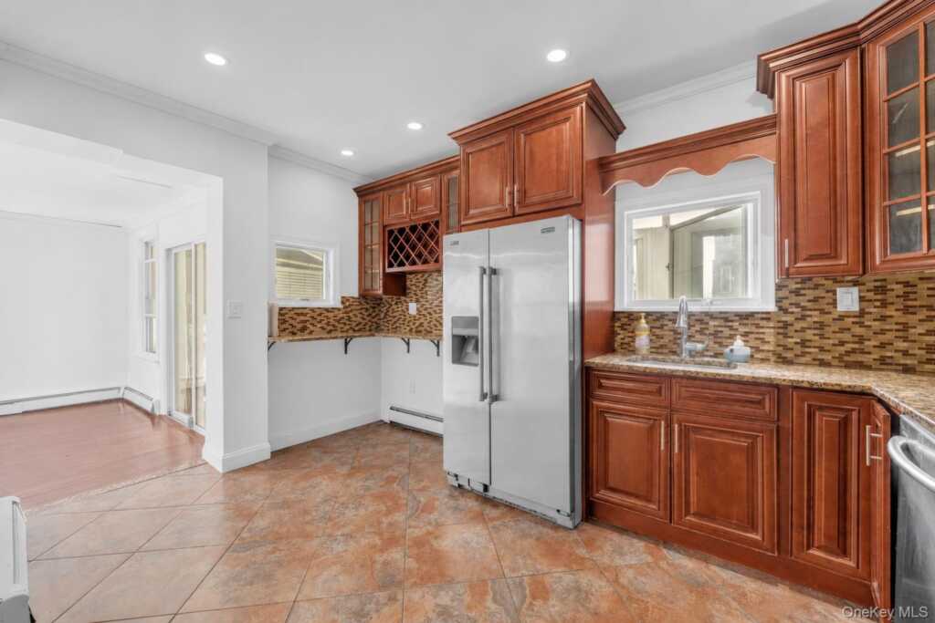 38 Trinity Place, New Rochelle, NY 10805 - Photo 14 of 50