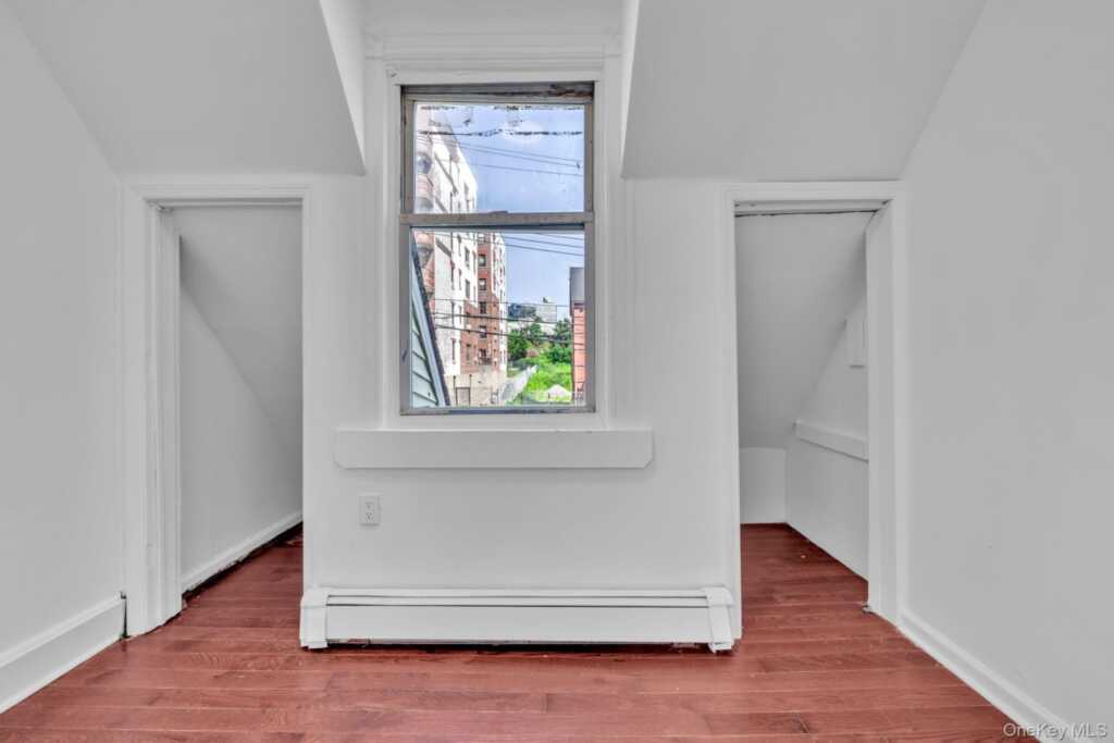 38 Trinity Place, New Rochelle, NY 10805 - Photo 17 of 50
