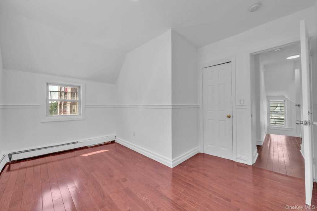 38 Trinity Place, New Rochelle, NY 10805 - Photo 19 of 50