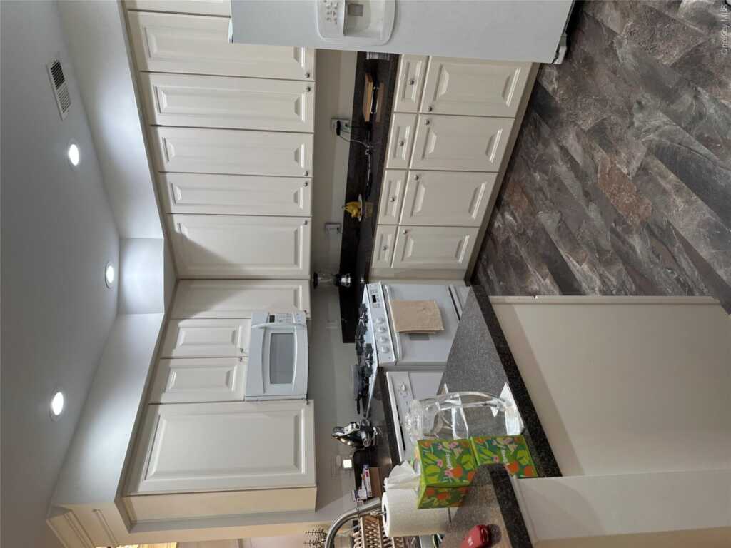 28 N De Baun Avenue, Unit #201, Suffern, NY 10901 - Photo 4 of 9