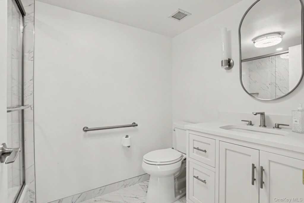 18 Shady Glen Court, Unit #403, New Rochelle, NY 10805 - Photo 10 of 28