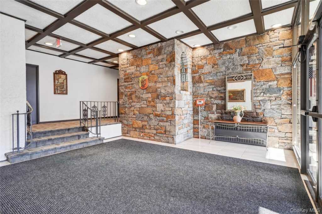 25 Franklin Avenue, Unit #2K, White Plains, NY 10601 - Photo 15 of 16