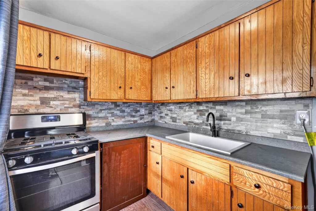 25 Franklin Avenue, Unit #2K, White Plains, NY 10601 - Photo 6 of 16